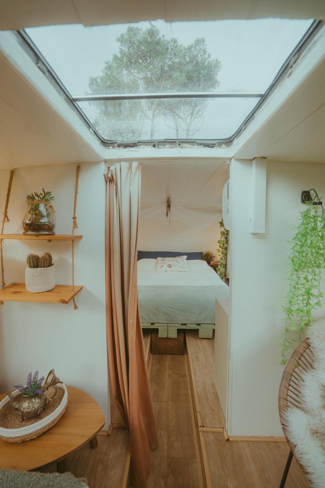 The Amazing Inacio Bus Converted Home Sintra Bagian luar foto